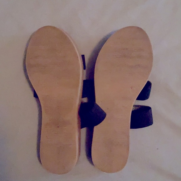 Sandals - Picture 2 of 3
